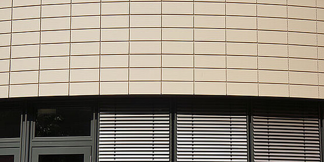 image-883