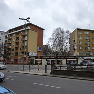 image-823